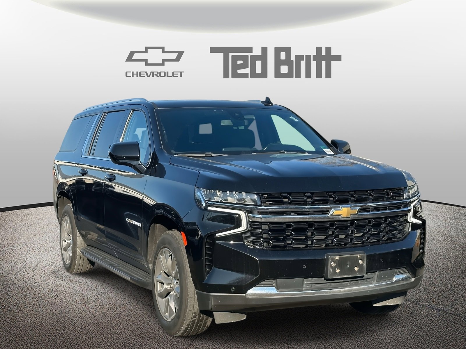 Used 2021 Chevrolet Suburban LS w/ Driver Alert Package image 3