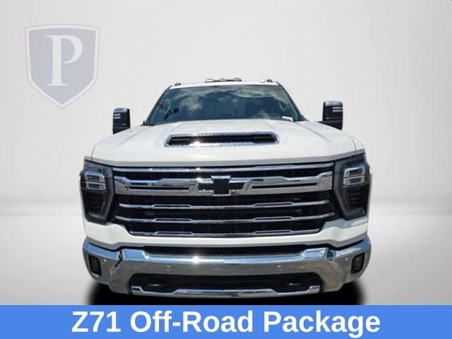 Used 2025 Chevrolet Silverado 2500 LTZ w/ LTZ Premium Package AWD/4WD image 12