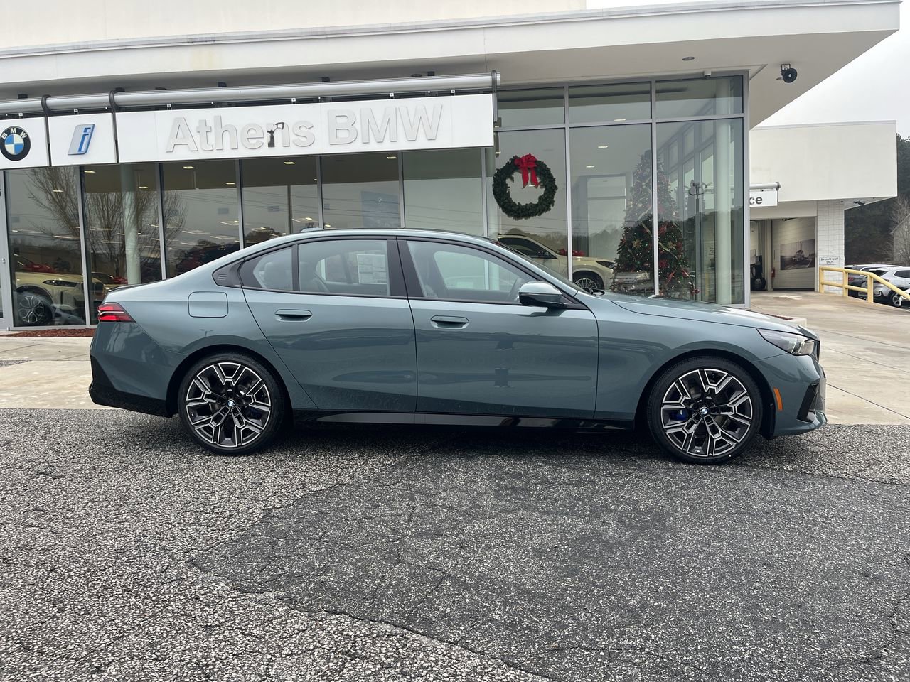 Used 2026 BMW 530i w/ M Sport Package RWD image 9