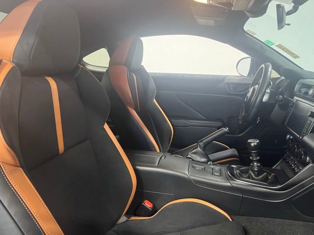 Used 2025 Toyota GR86 Hakone Edition RWD image 10