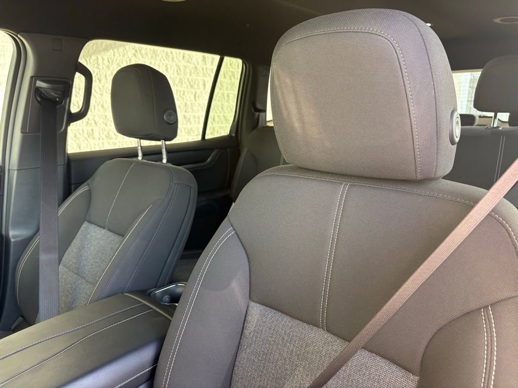 Certified 2025 GMC Acadia Elevation image 2