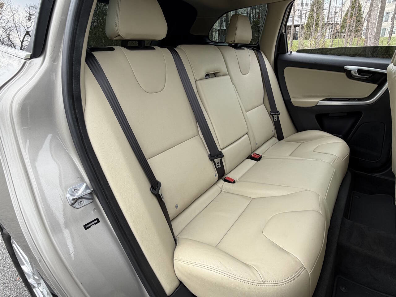 Used 2016 Volvo XC60 T5 Premier w/ Proximity Package image 31