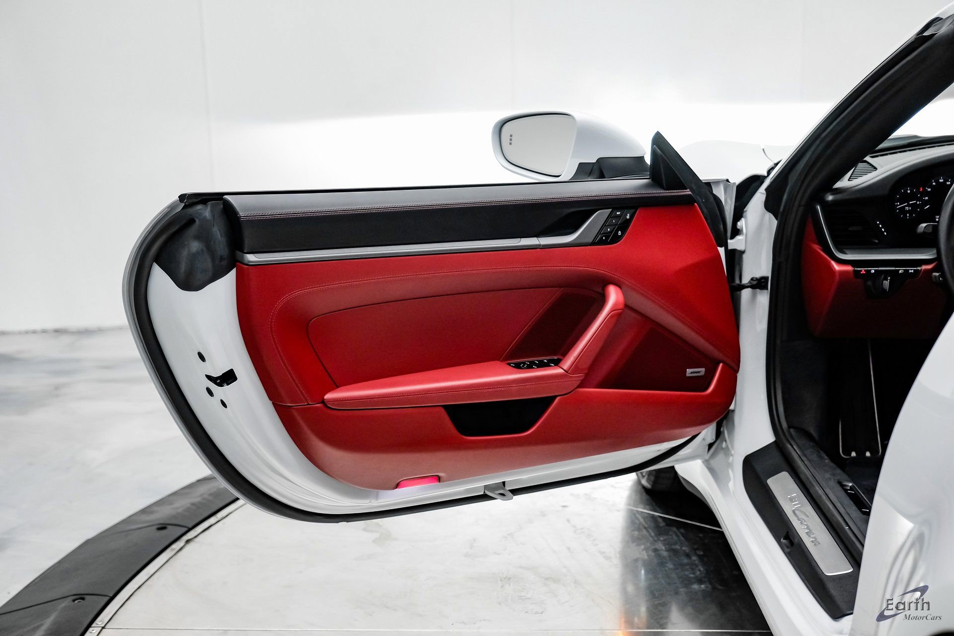 Used 2021 Porsche 911 Carrera 4 image 77