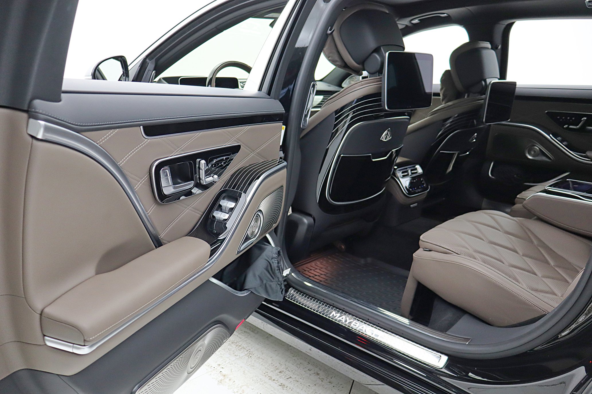 Used 2024 Mercedes-Benz Maybach S 580 4MATIC image 48