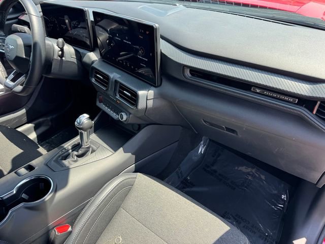 Used 2025 Ford Mustang Convertible RWD image 5