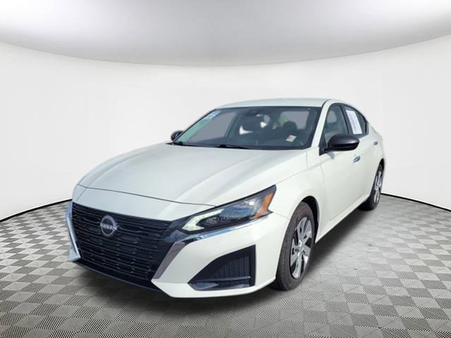 Used 2025 Nissan Altima 2.5 S image 3