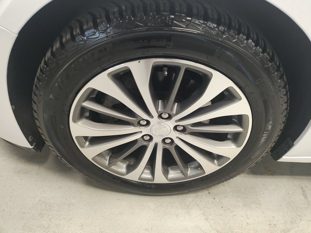 Used 2019 Buick LaCrosse Essence w/ Sun and Shade Package FWD image 17