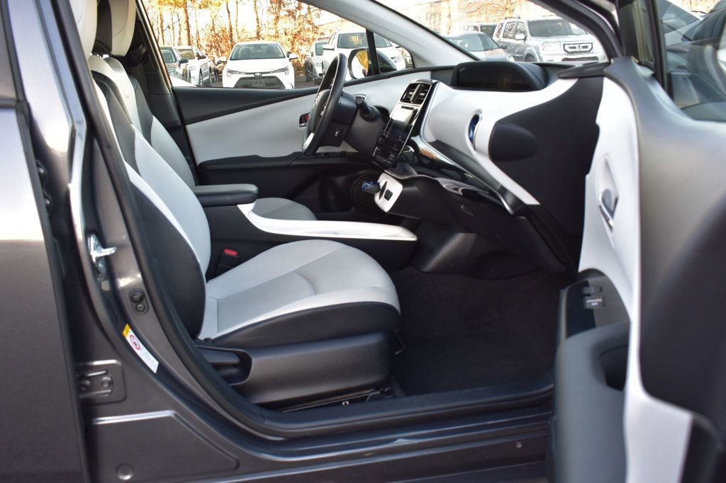 Used 2016 Toyota Prius Three Touring FWD image 18
