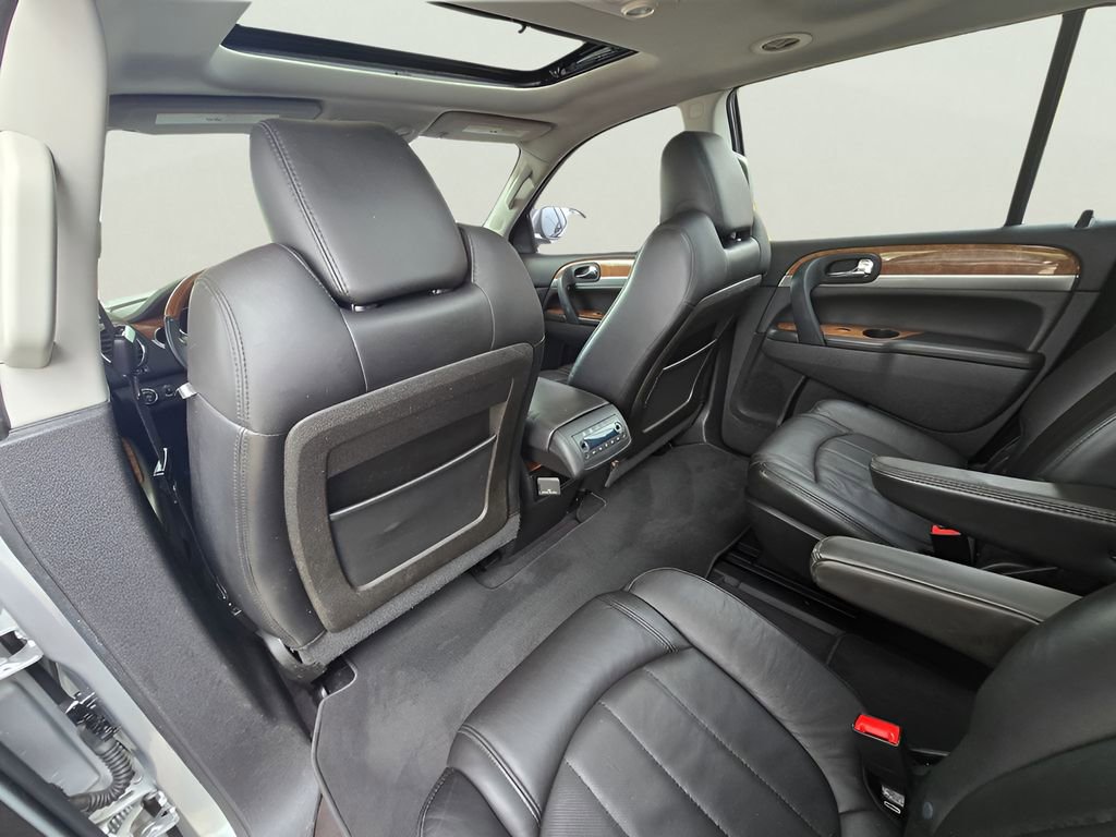 Used 2011 Buick Enclave CXL image 26