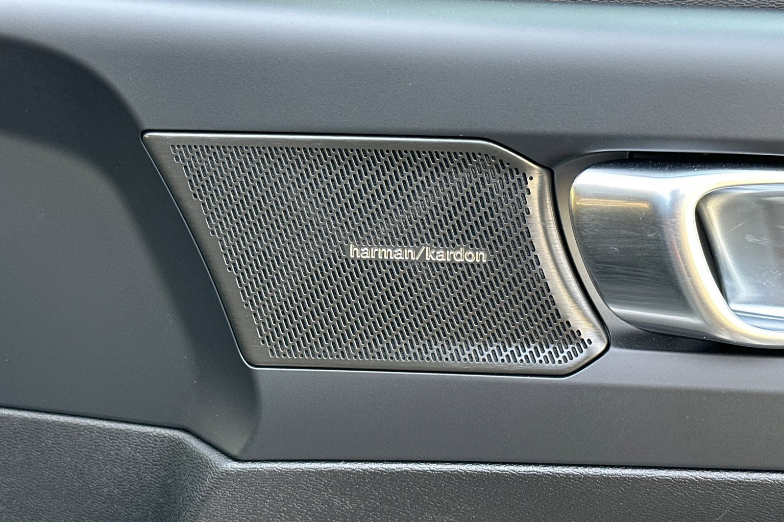 New 2025 Volvo XC40 B5 Plus w/ Climate Package image 20