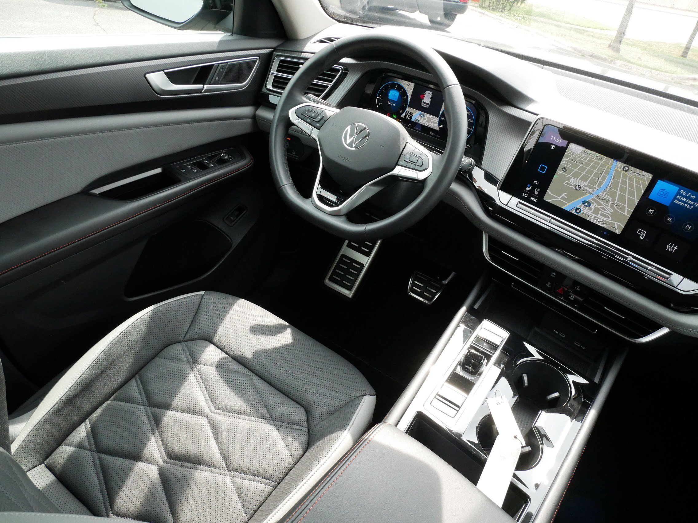 Certified 2024 Volkswagen Atlas Peak Edition SEL AWD/4WD image 9
