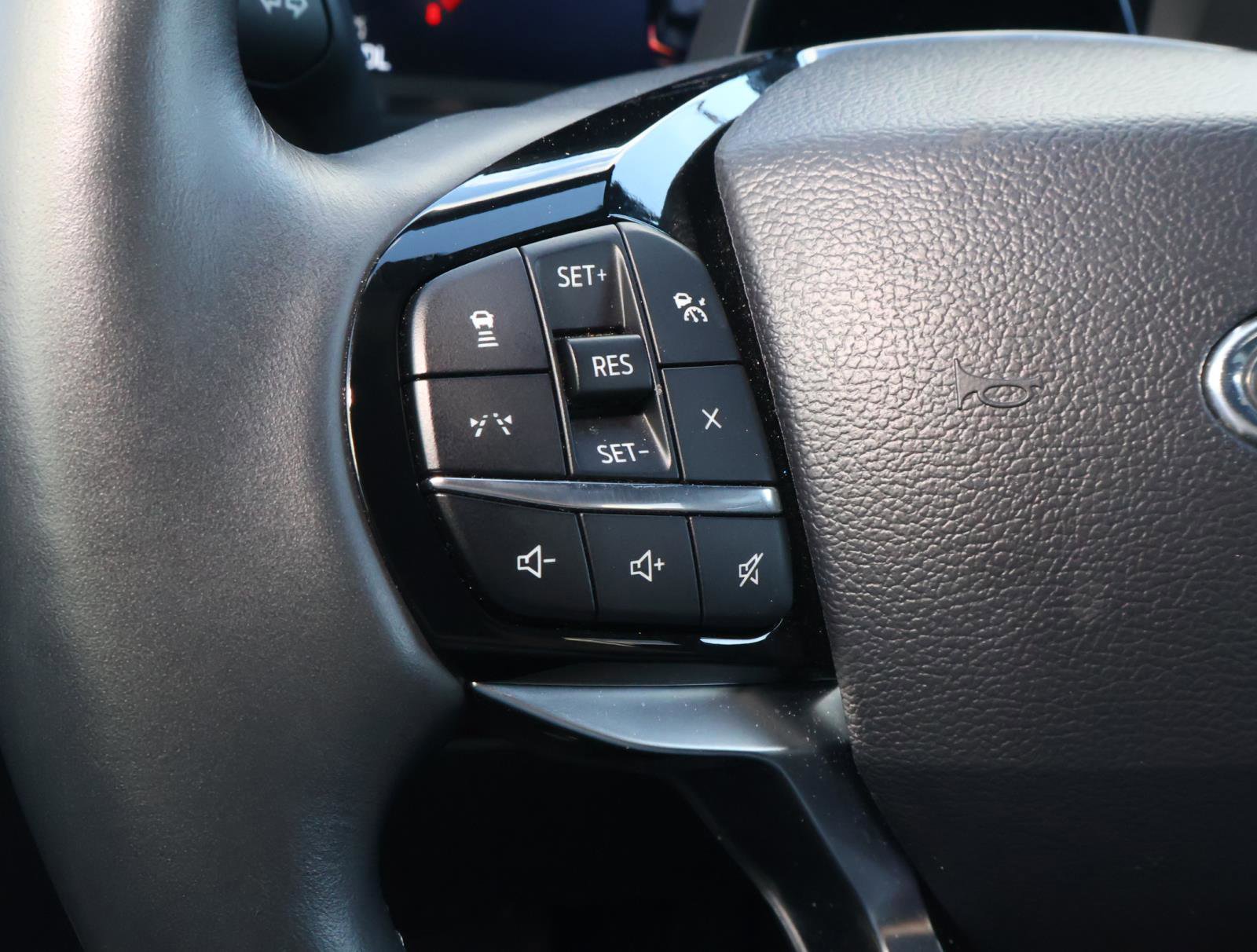 Used 2025 Ford Explorer Platinum w/ LUX Leather Package image 28