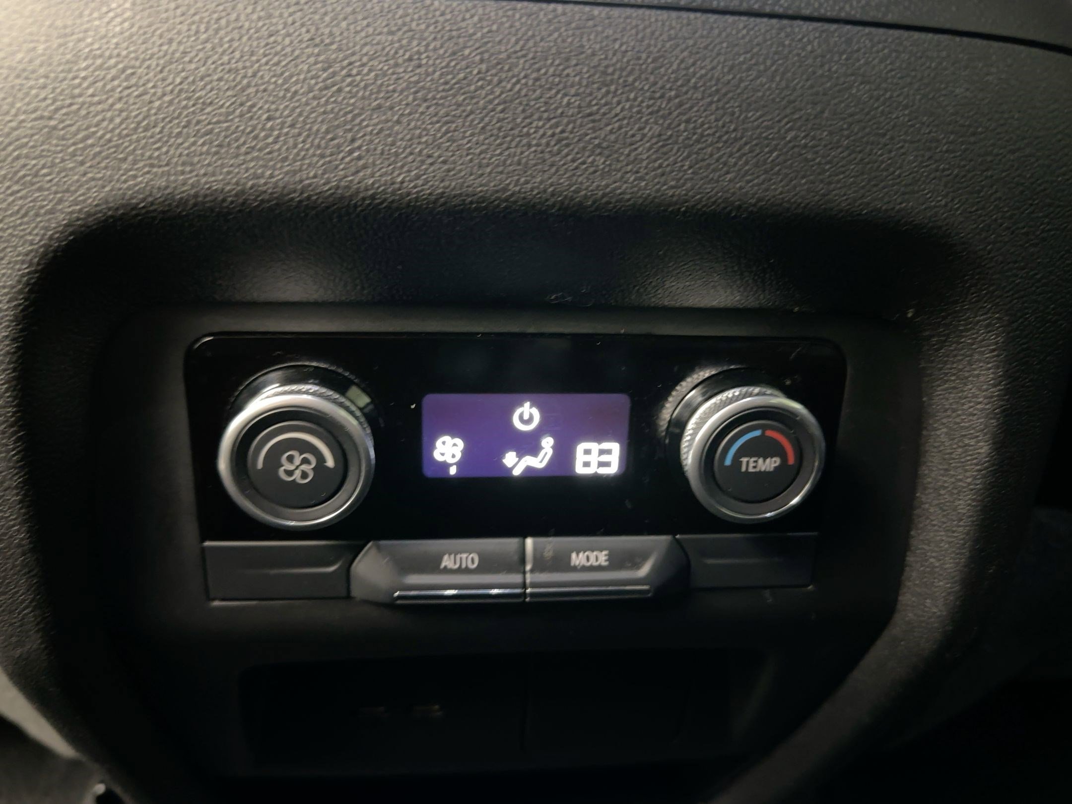 Certified 2025 Buick Enclave Preferred image 30