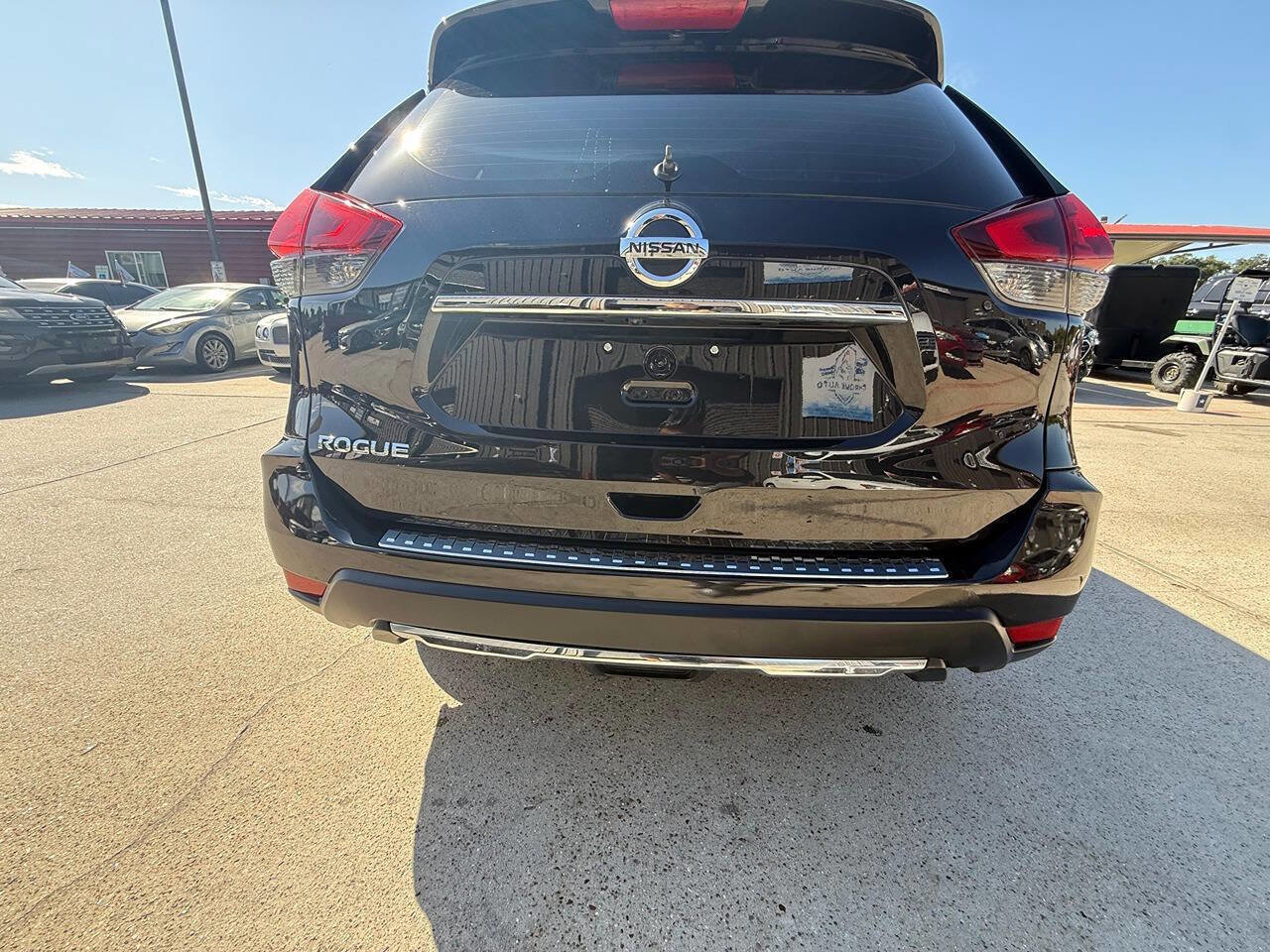 Used 2017 Nissan Rogue S image 23