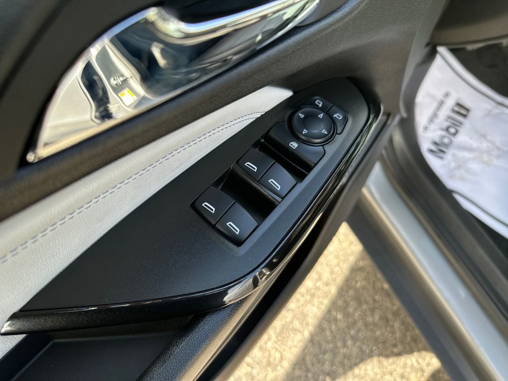 Used 2024 Chevrolet Trax LT w/ Driver Confidence Package image 11