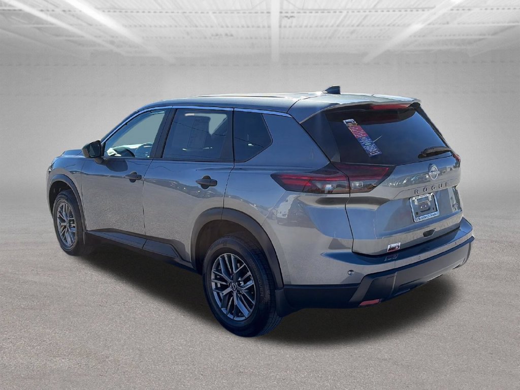 Used 2024 Nissan Rogue S AWD/4WD image 4