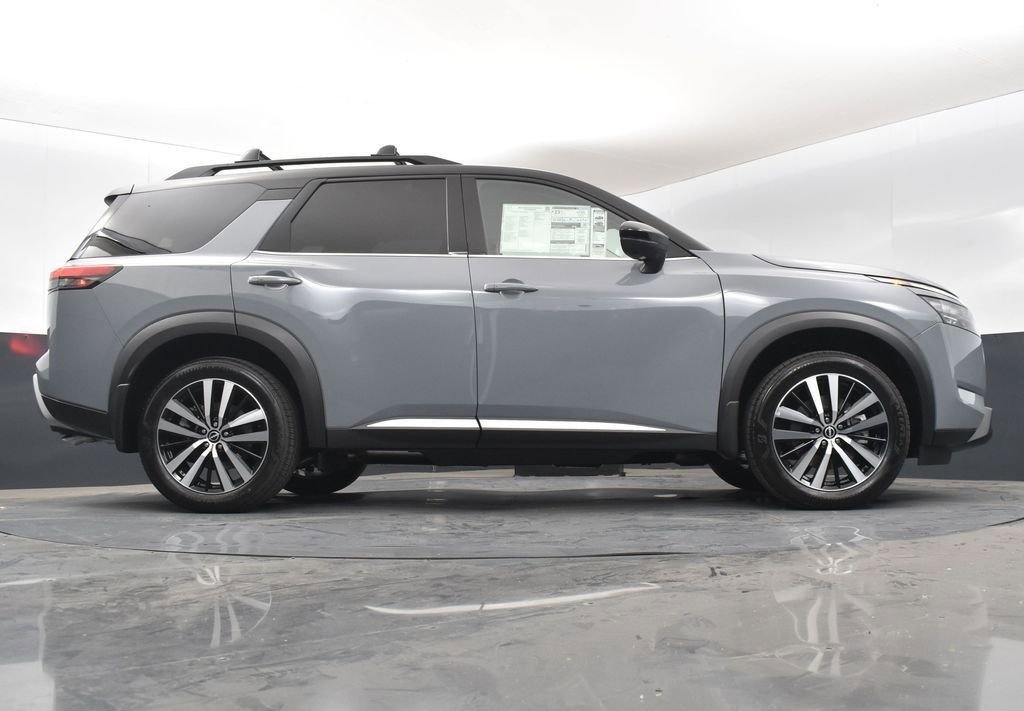 New 2025 Nissan Pathfinder Platinum w/ Cargo Package image 38