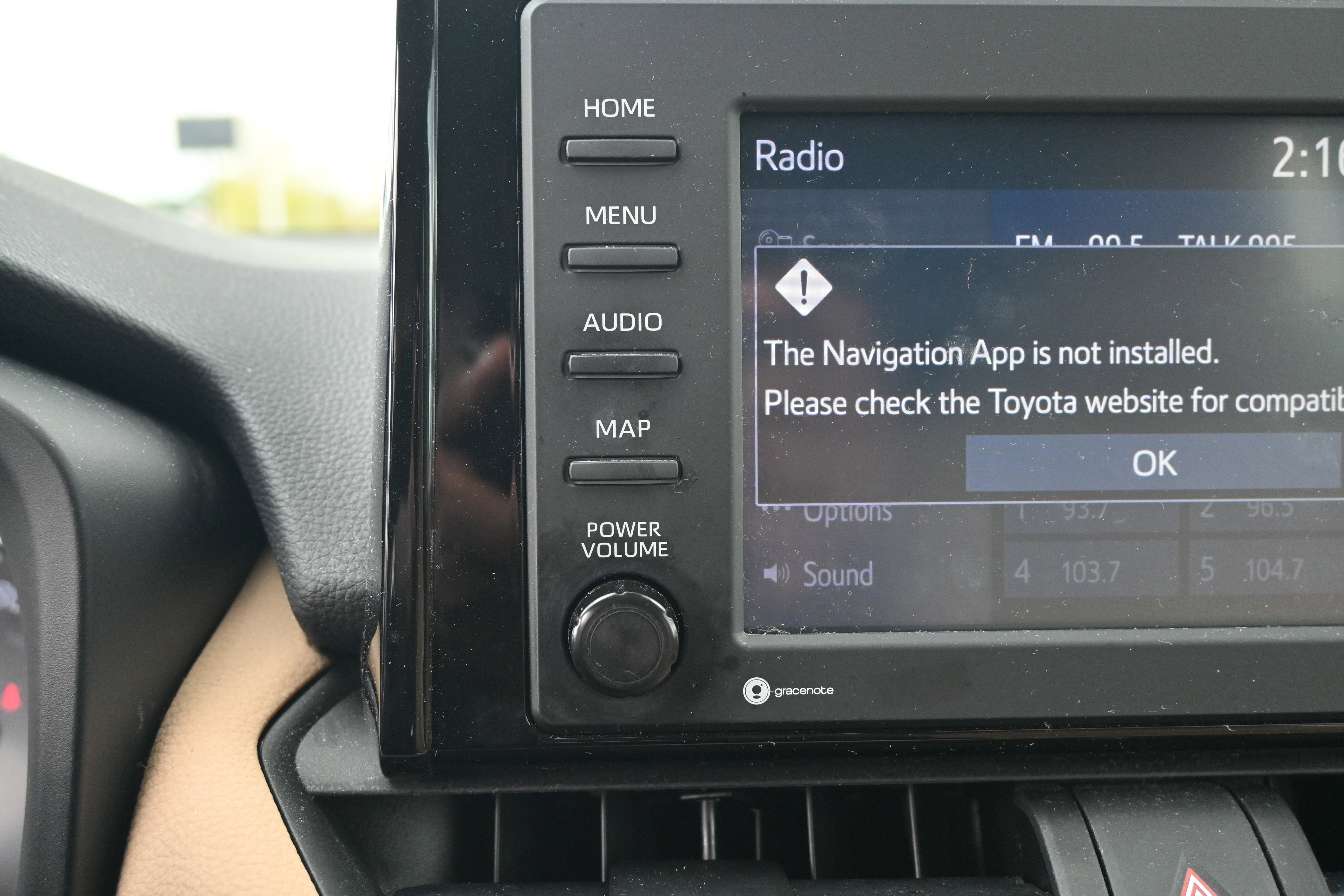 Used 2022 Toyota RAV4 XLE image 27