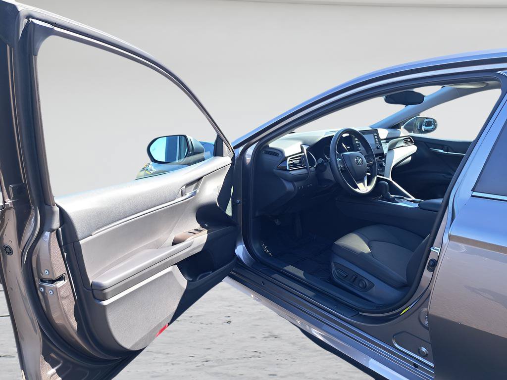 Used 2022 Toyota Camry LE w/ Convenience Package FWD image 9
