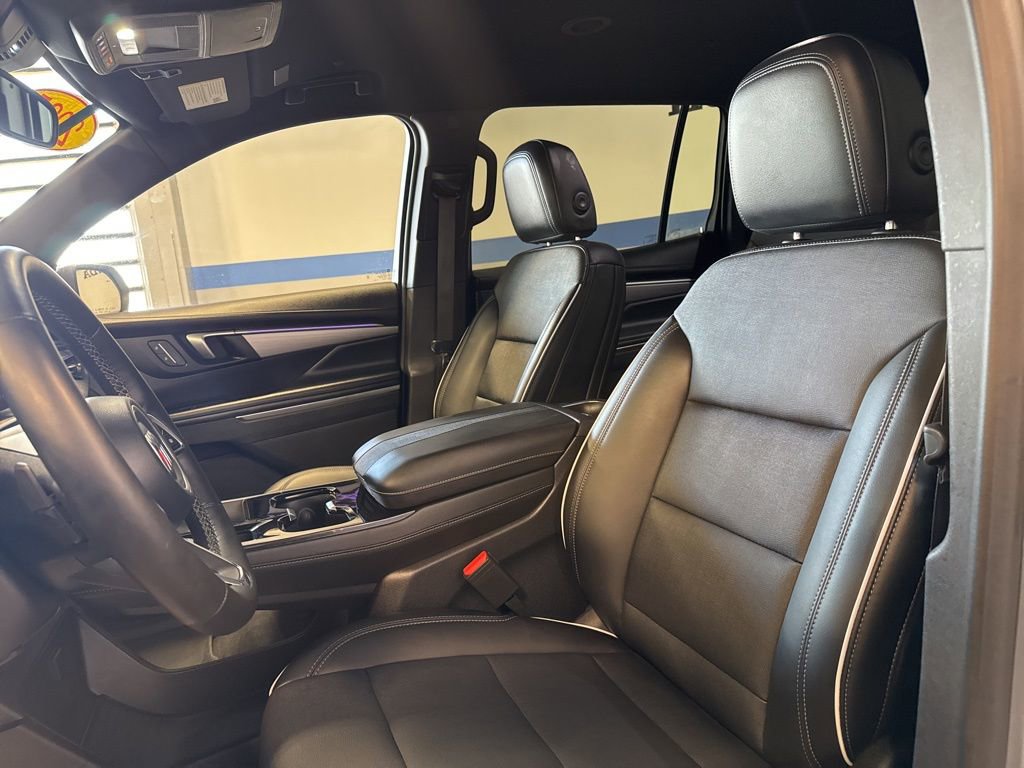 Used 2025 Buick Enclave Preferred AWD/4WD image 22