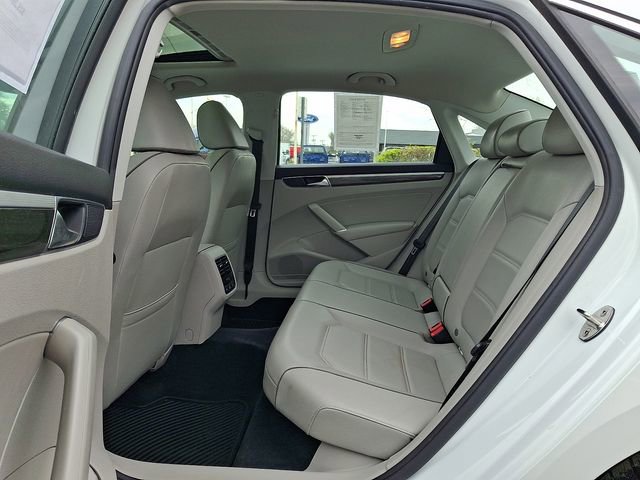 Used 2018 Volkswagen Passat 2.0T SE image 10