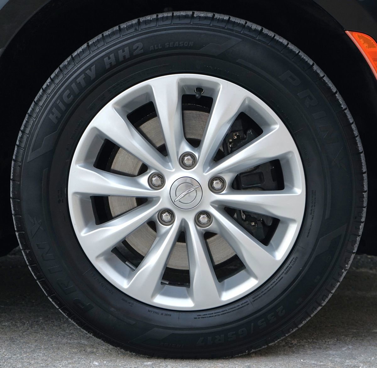 Used 2018 Chrysler Pacifica Touring-L FWD image 40