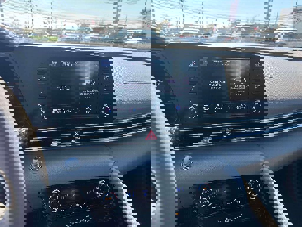 Used 2022 Hyundai Elantra SEL FWD image 26