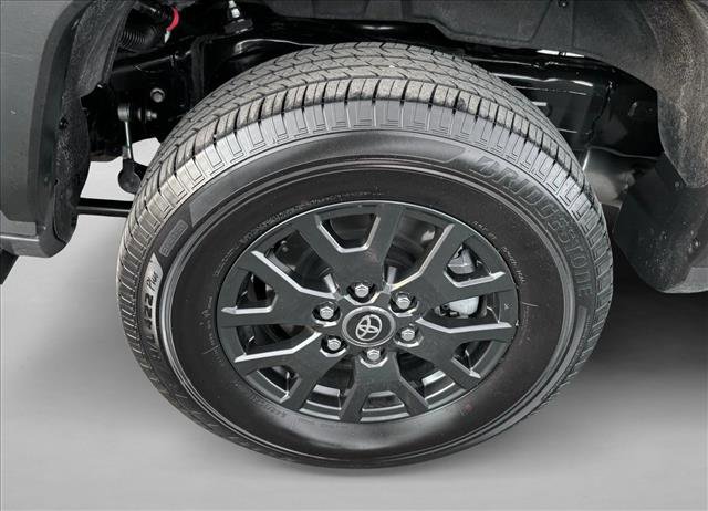 Certified 2025 Toyota 4Runner SR5 AWD/4WD image 9