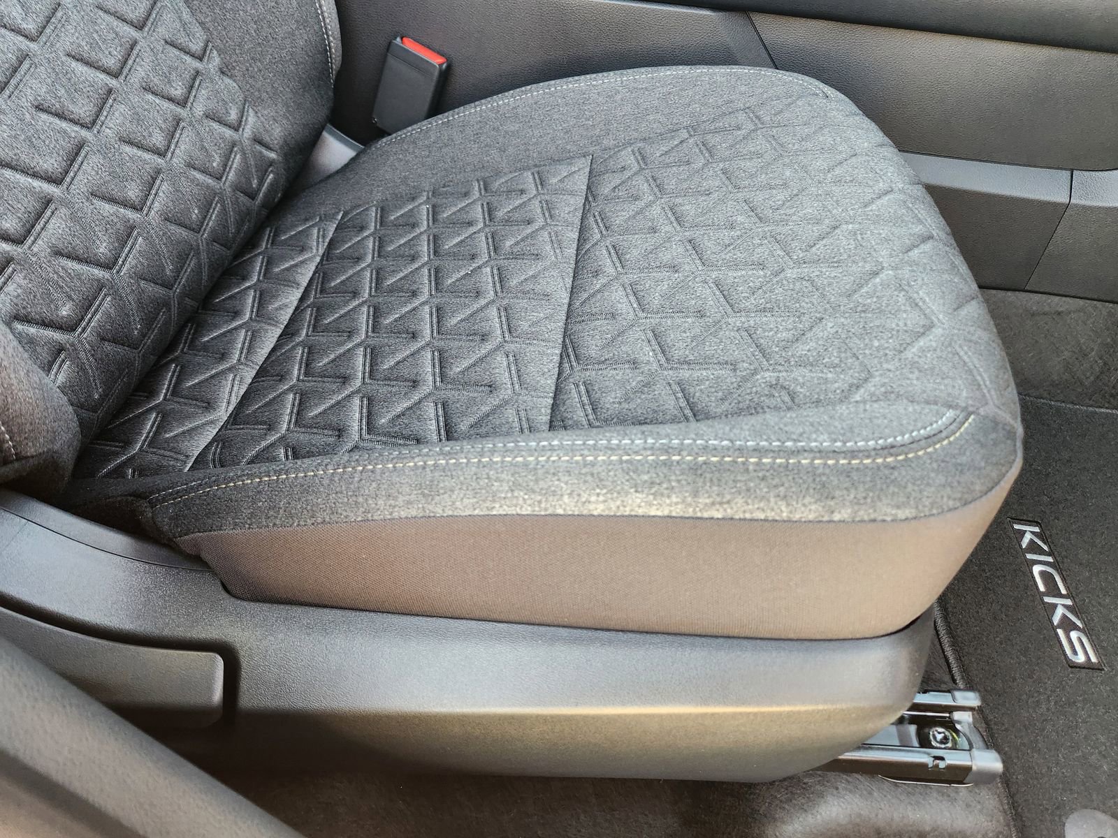 New 2026 Nissan Kicks SV w/ SV Premium Package image 21