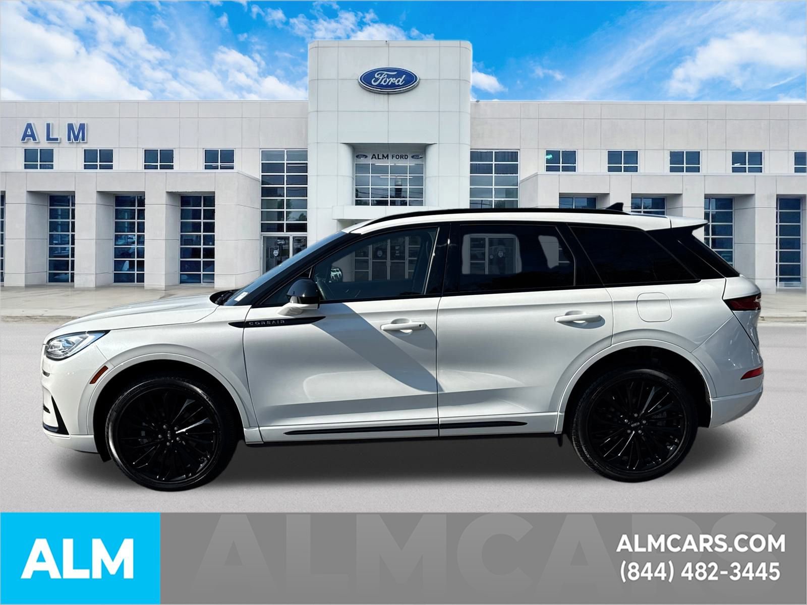 Used 2024 Lincoln Corsair Reserve w/ Jet Appearance Package image 9