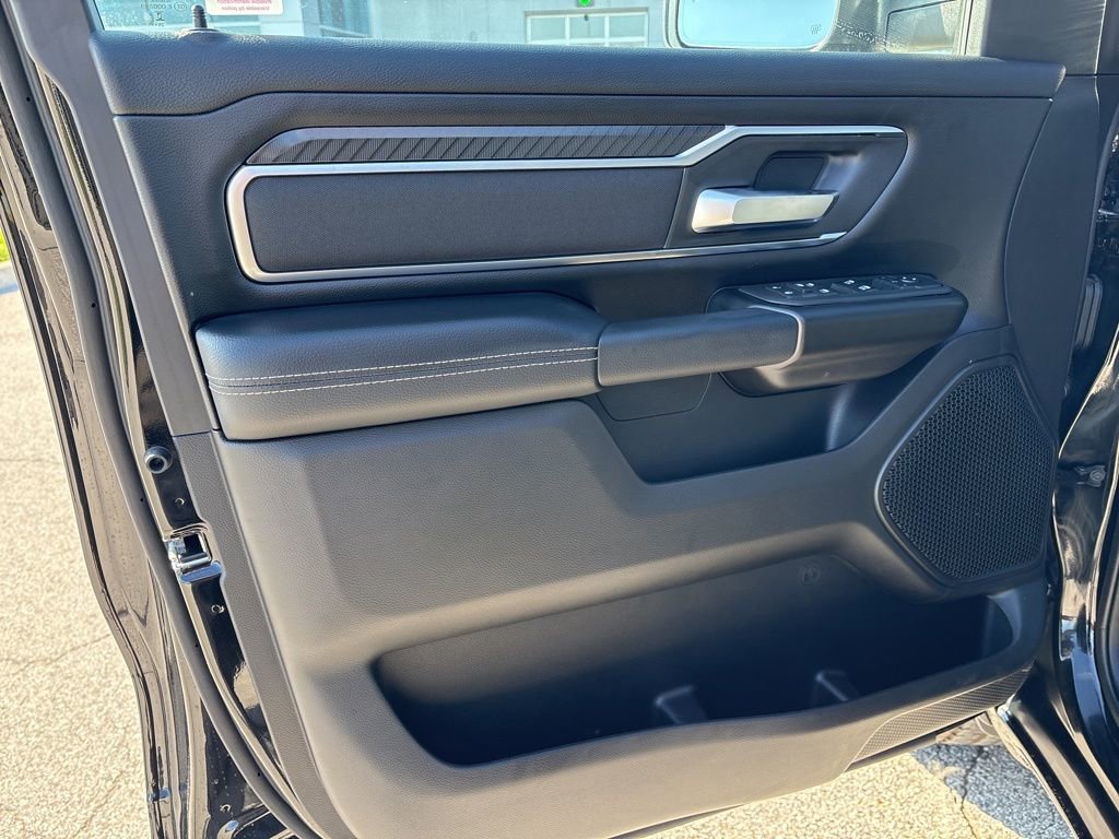 New 2026 RAM 1500 4x4 Crew Cab image 8