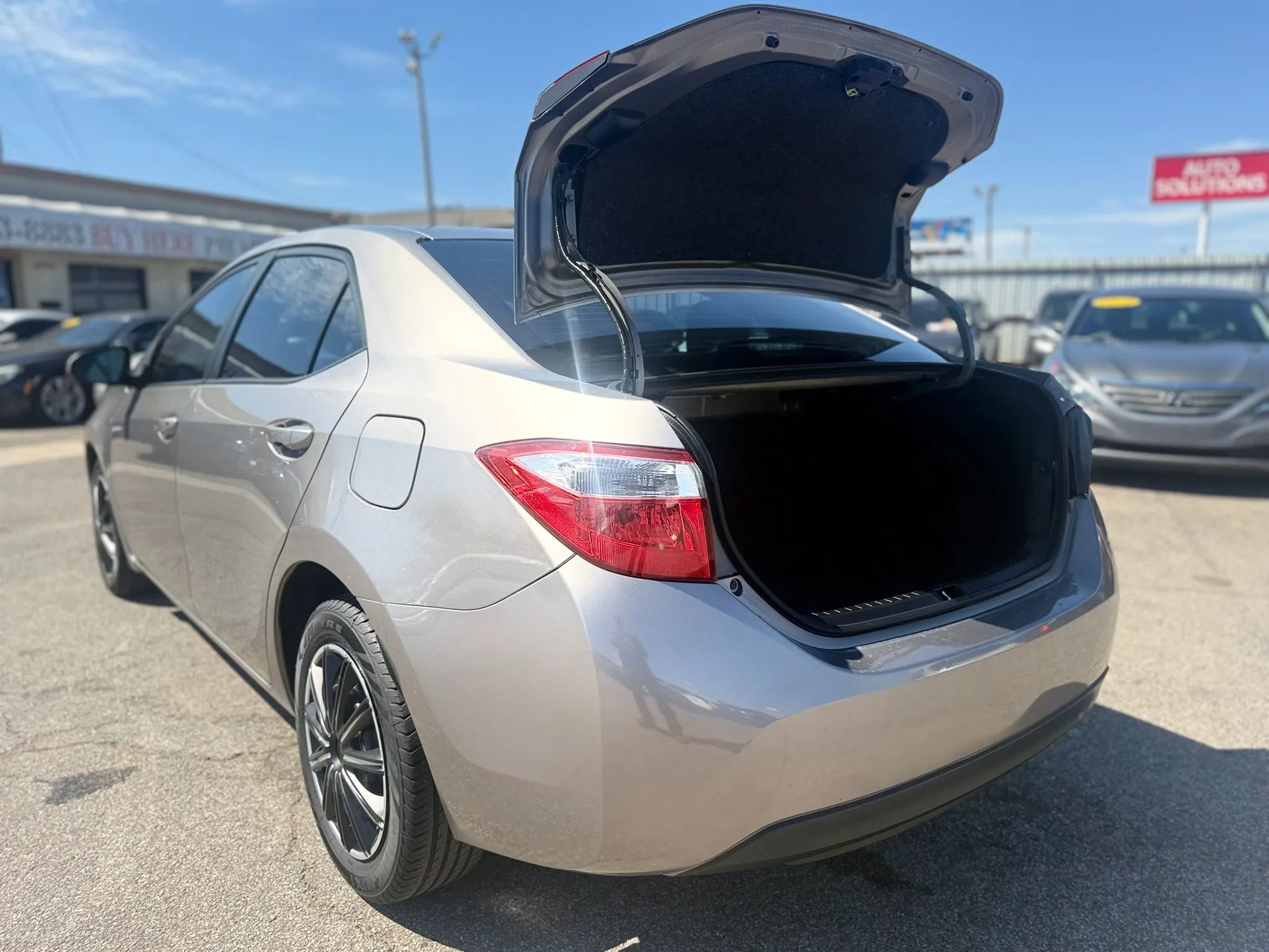 Used 2014 Toyota Corolla LE image 27