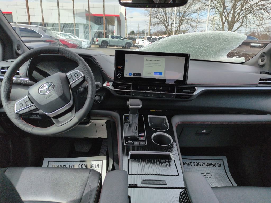 Used 2025 Toyota Sienna XSE w/ XSE Plus Package image 12