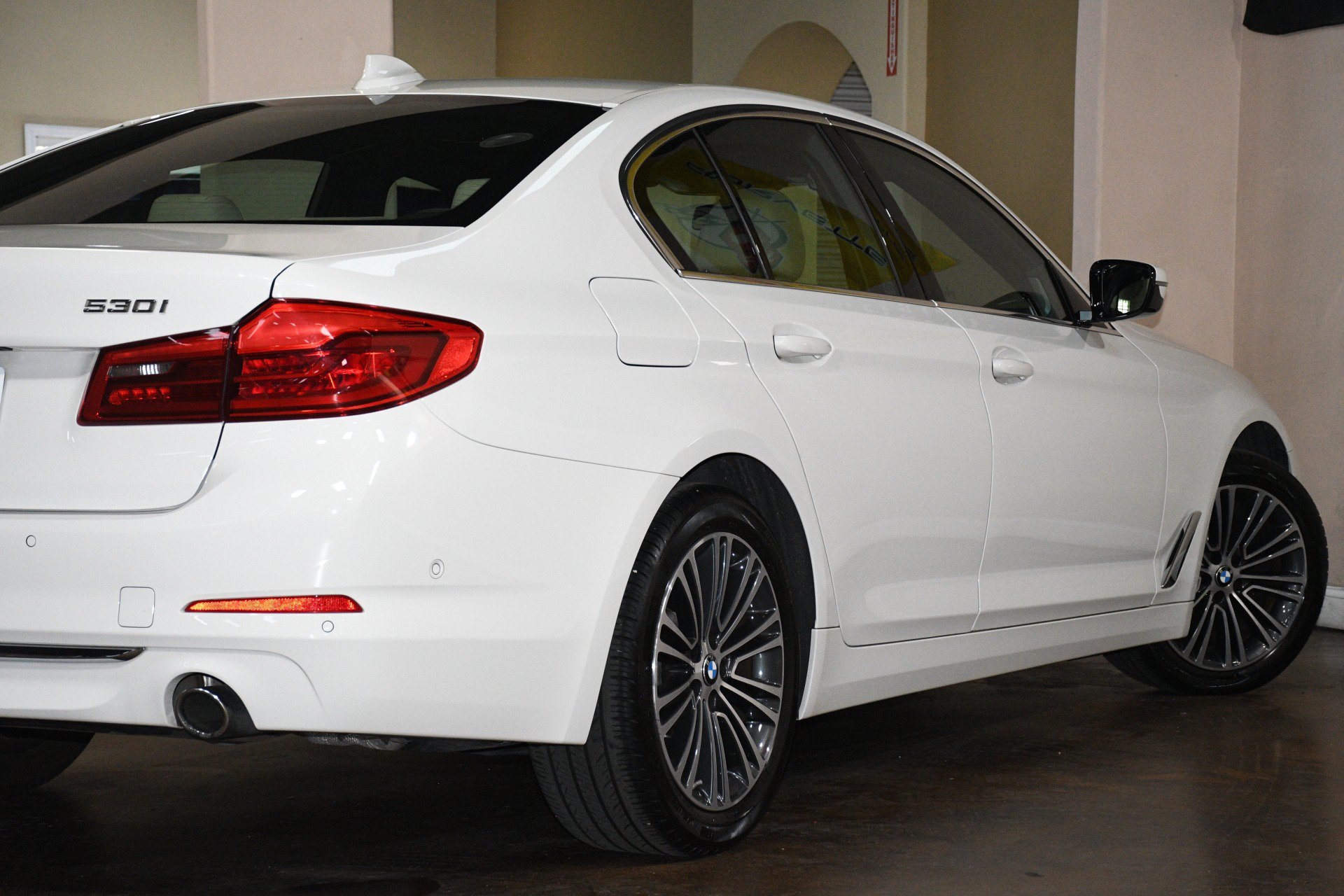 Used 2020 BMW 530i w/ Premium Package RWD image 56