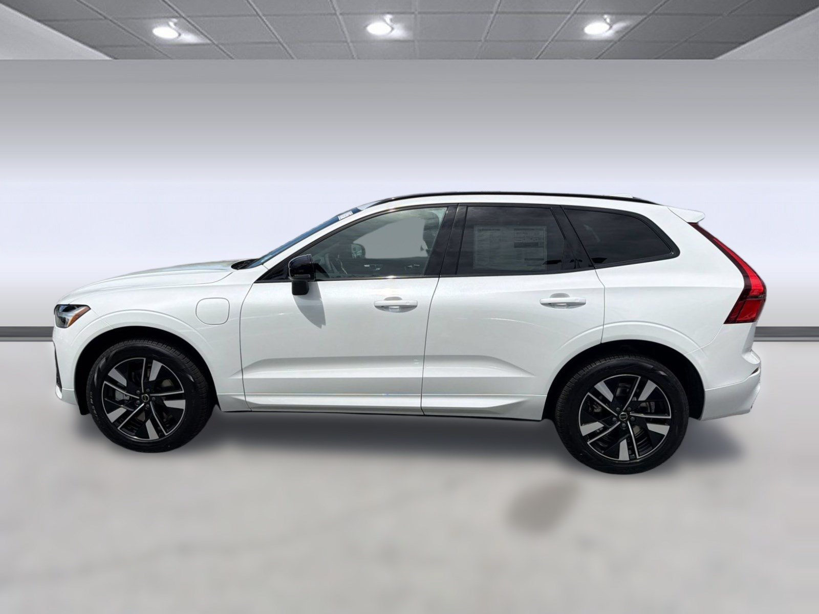 New 2026 Volvo XC60 T8 Core w/ Climate Package AWD/4WD image 2