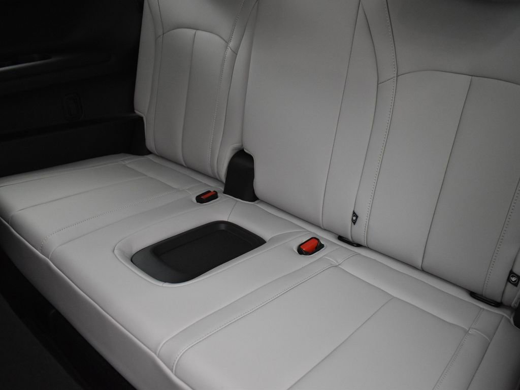 Used 2026 INFINITI QX60 Pure w/ Cargo Package FWD image 17