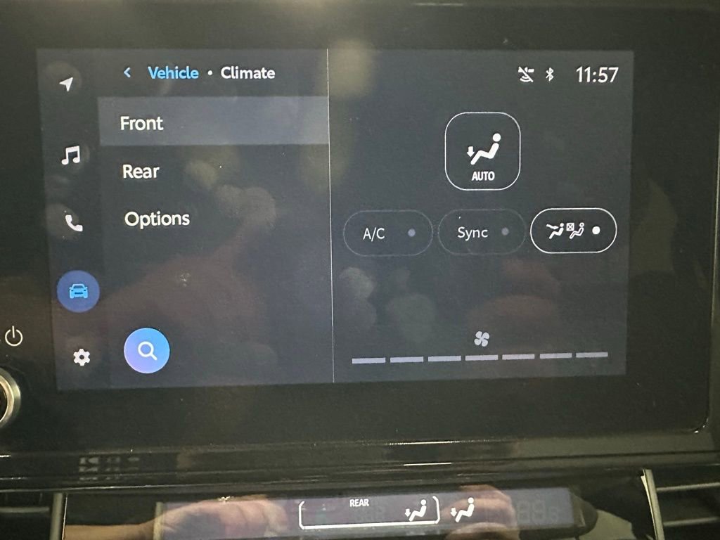 Used 2025 Toyota Sienna LE image 31