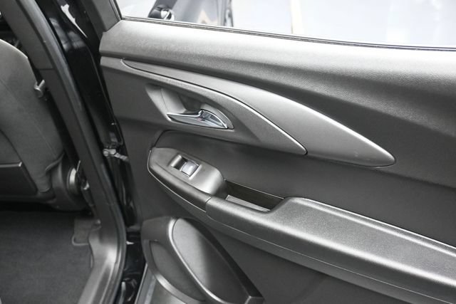Used 2023 Chevrolet TrailBlazer LT FWD image 32