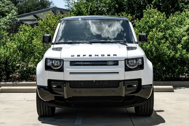 Used 2025 Land Rover Defender 110 V8 AWD/4WD image 5
