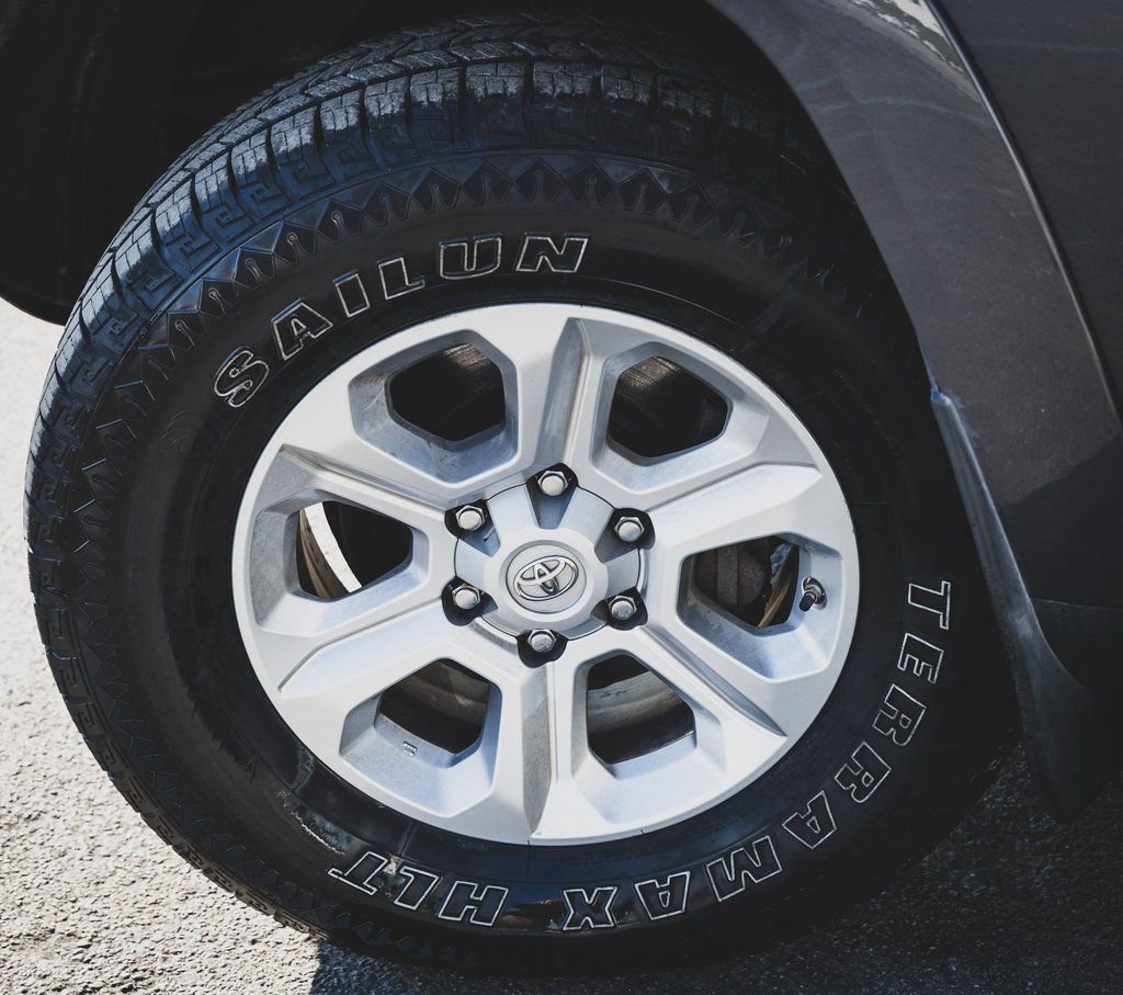 Used 2017 Toyota 4Runner SR5 w/ Four Season Floor Mat Package image 18