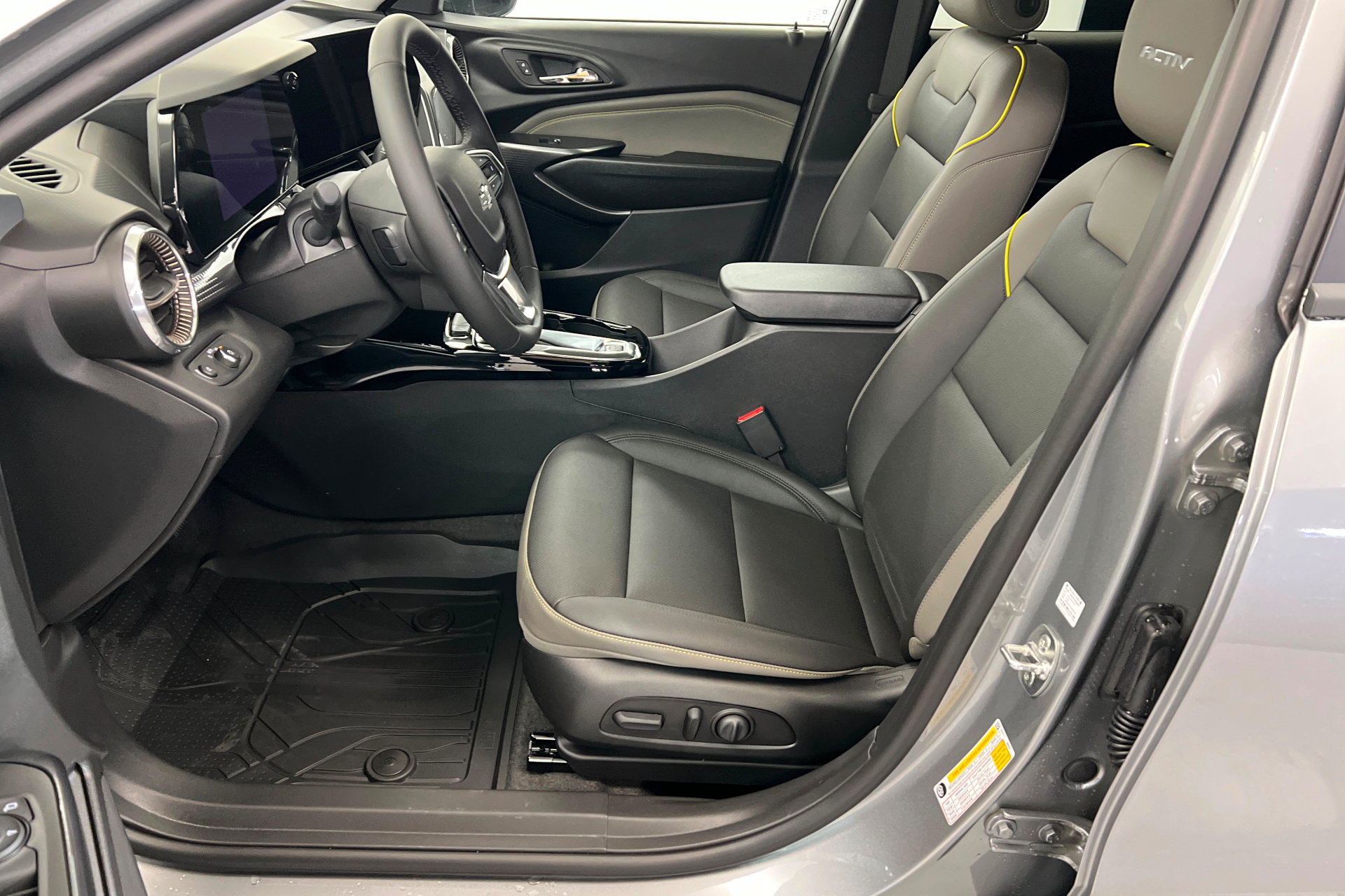 New 2026 Chevrolet Trax ACTIV w/ Driver Confidence Package FWD image 18