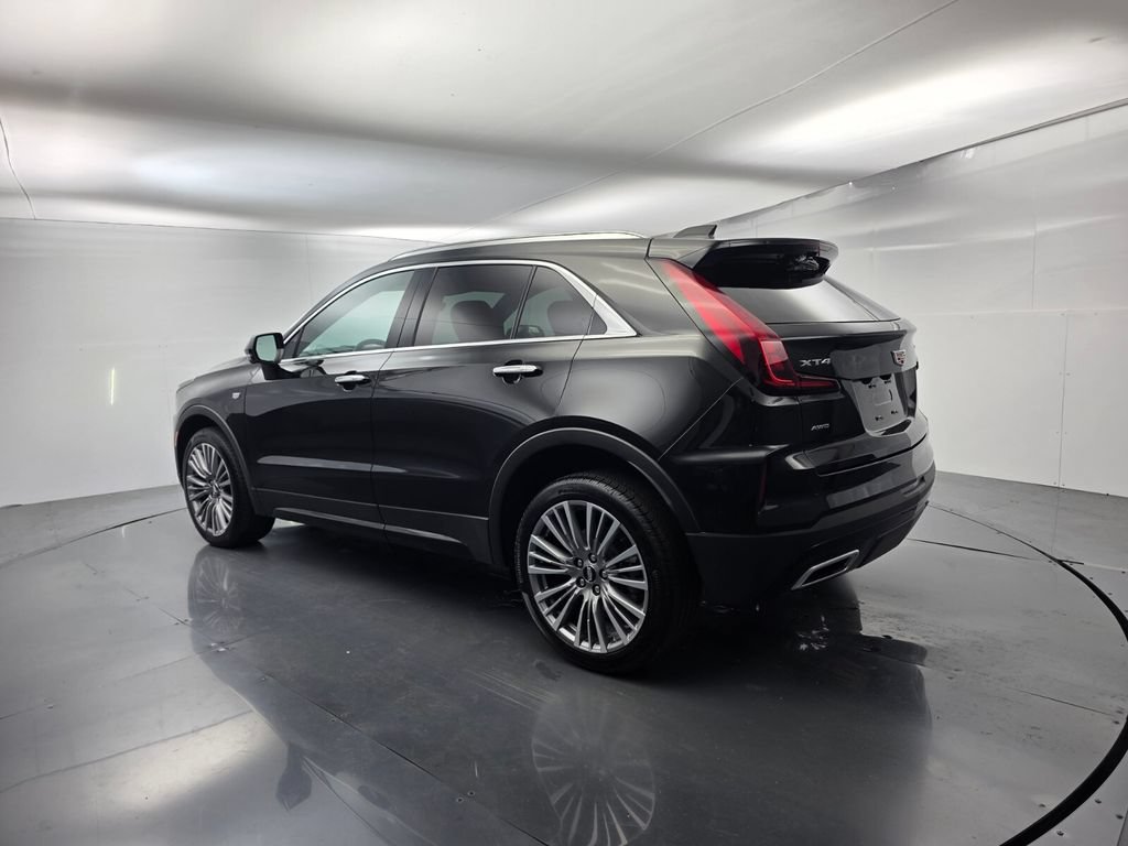 Used 2025 Cadillac XT4 Premium Luxury w/ Technology Package AWD/4WD image 6
