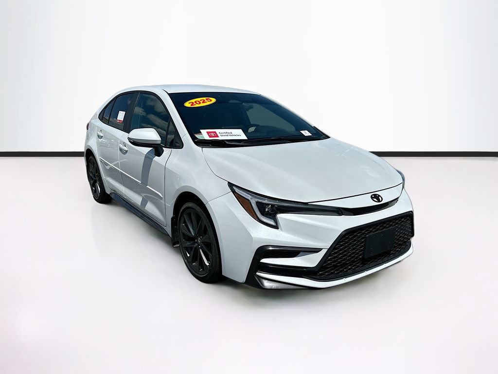 Used 2025 Toyota Corolla SE w/ Convenience Package FWD image 3