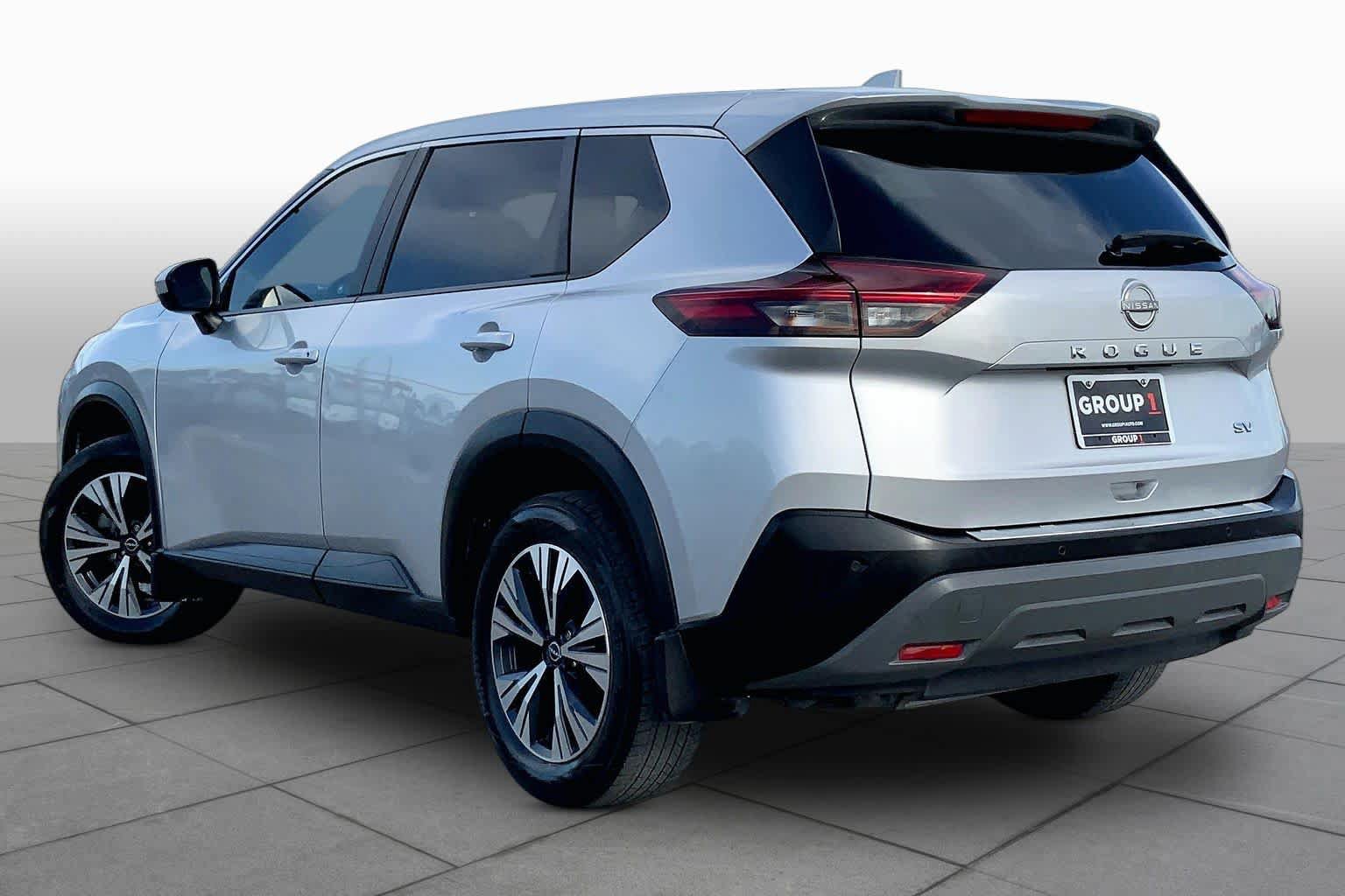 Used 2023 Nissan Rogue SV FWD image 12