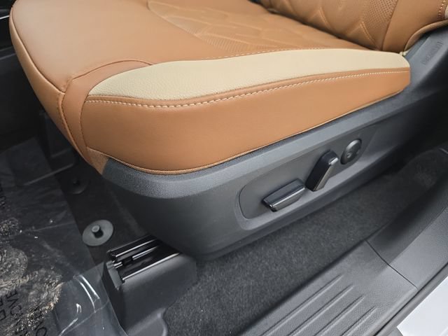 New 2026 Nissan Pathfinder Platinum FWD image 34