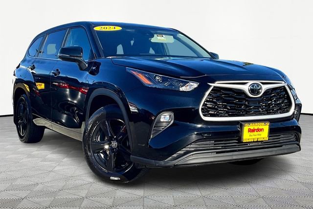 Used 2024 Toyota Highlander LE