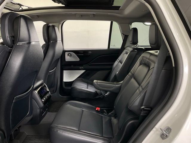 Used 2026 Lincoln Aviator Reserve AWD/4WD image 32