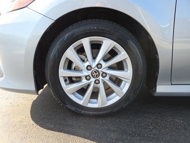 Used 2021 Toyota Camry LE image 24