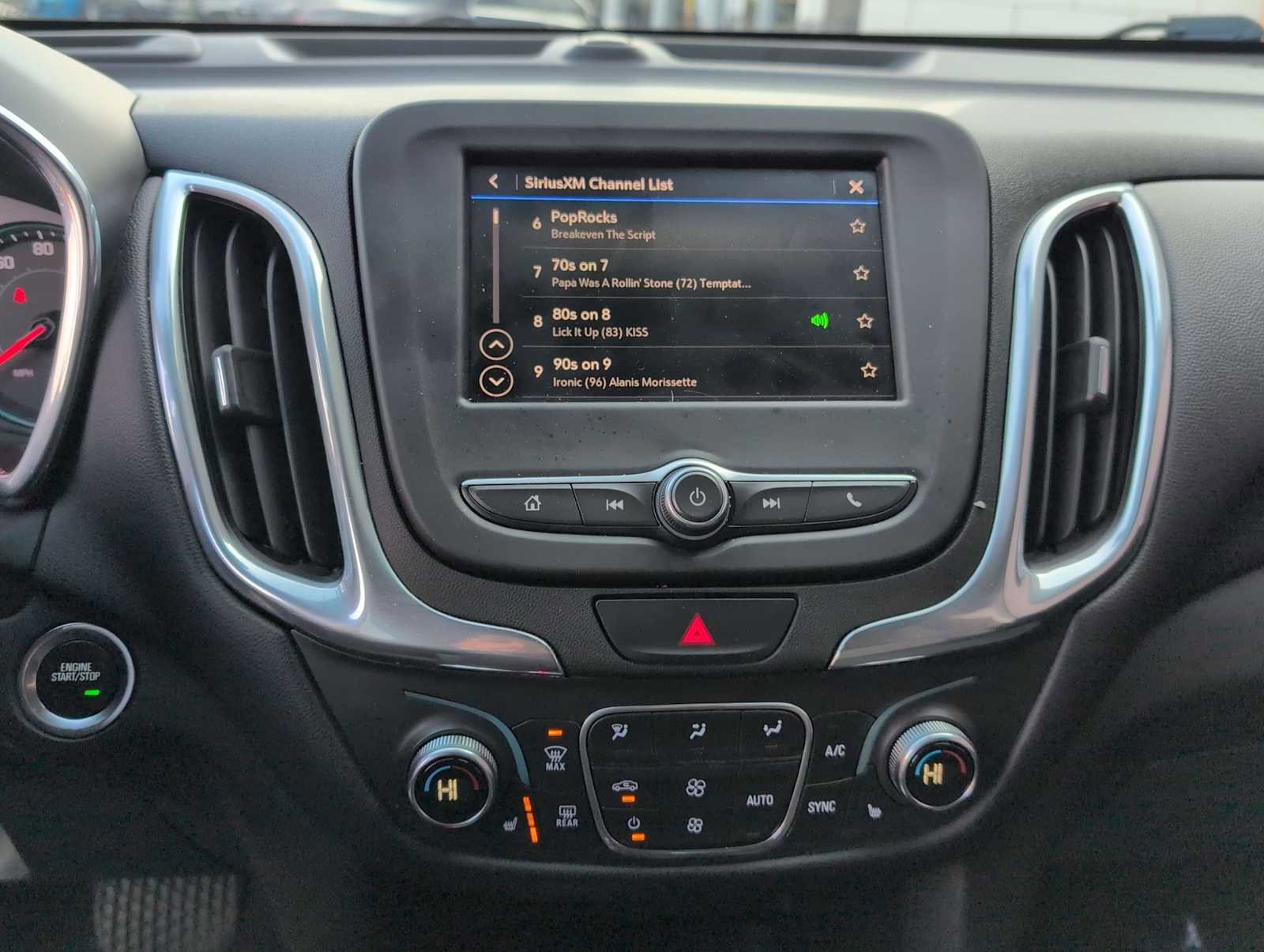 Used 2020 Chevrolet Equinox LT image 28