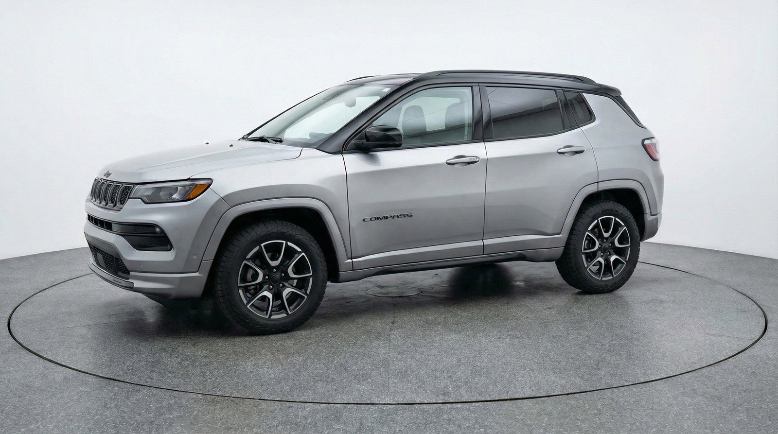 Used 2025 Jeep Compass Trailhawk AWD/4WD image 3